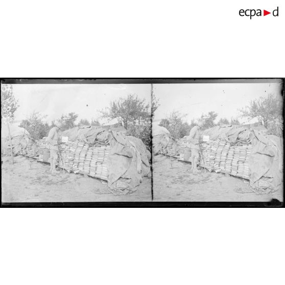 La Boissière (Somme), dépôt allemand de récupération de matériels. Les archives de Montdidier. [légende d'origine]