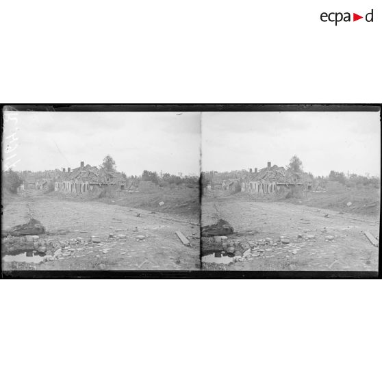 Route de Roye-Amiens. L'entrée de Roye (ouest). [légende d'origine]