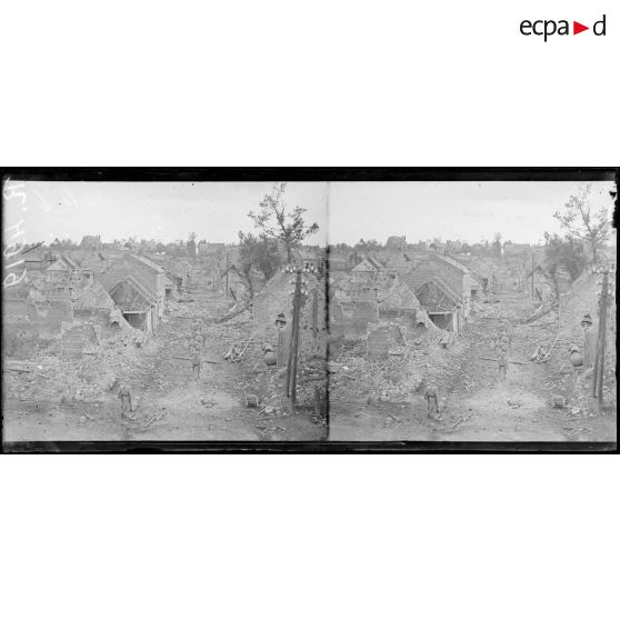 Roye. Vue générale (prise du pont du chemin de fer). [légende d'origine]