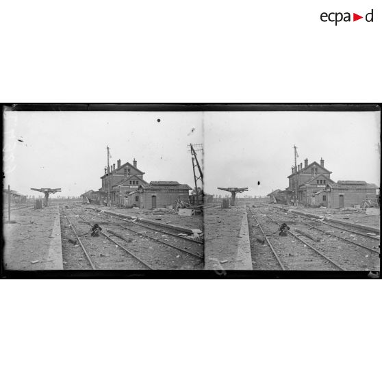 Roye. La gare. Vue générale. [légende d'origine]