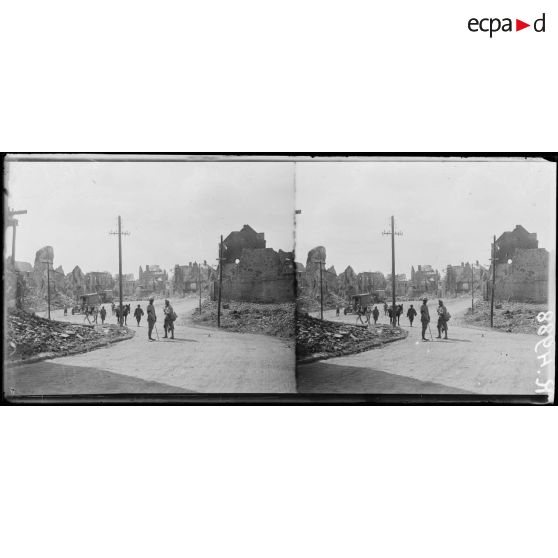 Roye (Somme). La grande place. [légende d'origine]