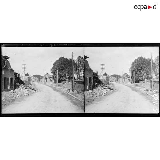 Marché-Allouarde (Somme). L'entrée du village. [légende d'origine]