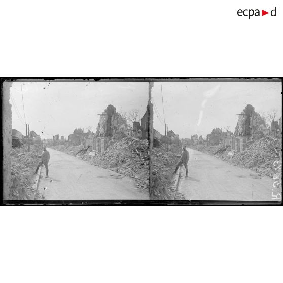 Montdidier. La rue de Roye. [légende d'origine]