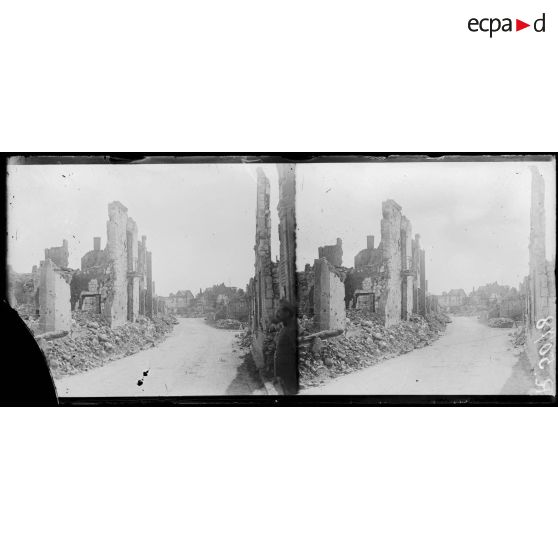 Montdidier. La rue d'Amiens. [légende d'origine]