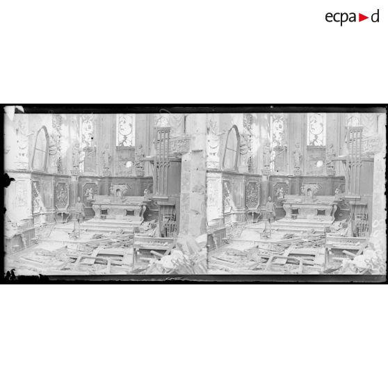 Montdidier. L'église St Sépulcre, l'autel. [légende d'origine]