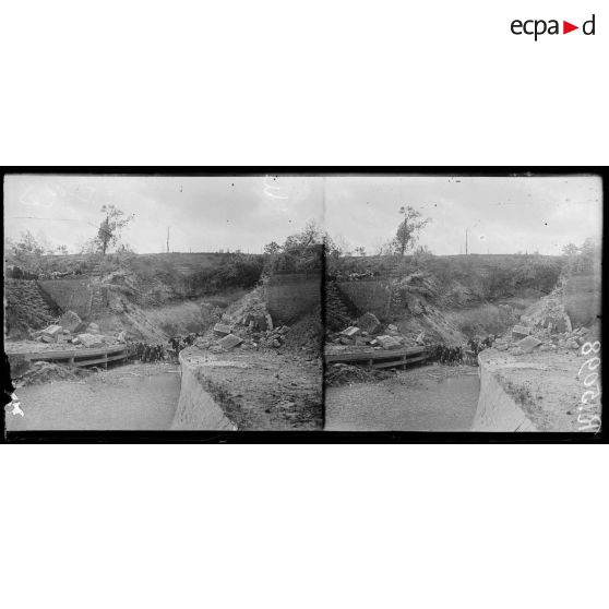 Route d'Ercheu à Libermont. Le tunnel du canal du Nord (accès nord). [légende d'origine]