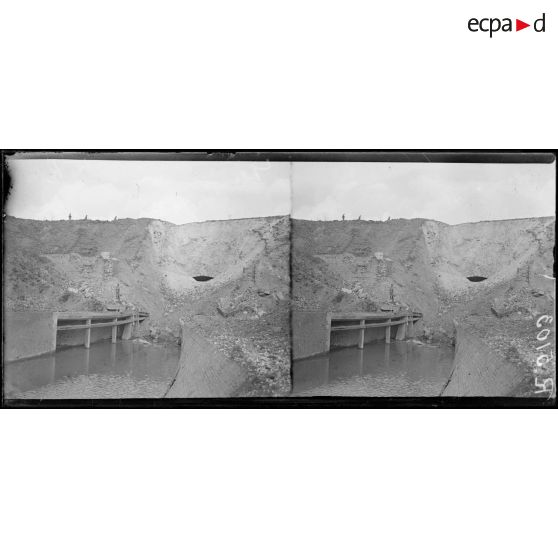 Entre Ercheu et Libermont. Le tunnel du canal du Nord. [légende d'origine]