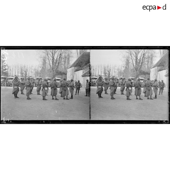 Muizon (Marne). Les cors du 129e Territorial pendant la cérémonie. [légende d'origine]