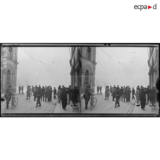 Incendie de Reims : la population dans la rue, envahie de fumée.