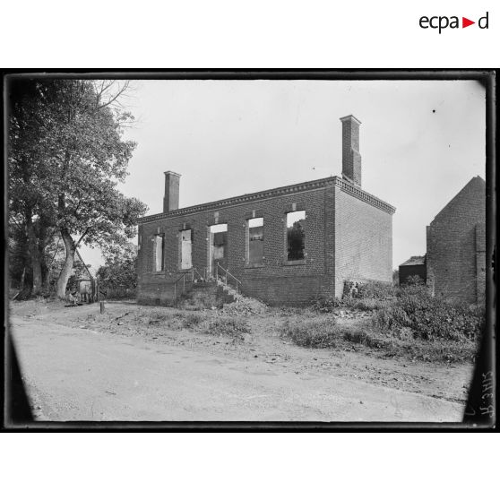 Cressy (Somme). La mairie incendiée. [légende d'origine]