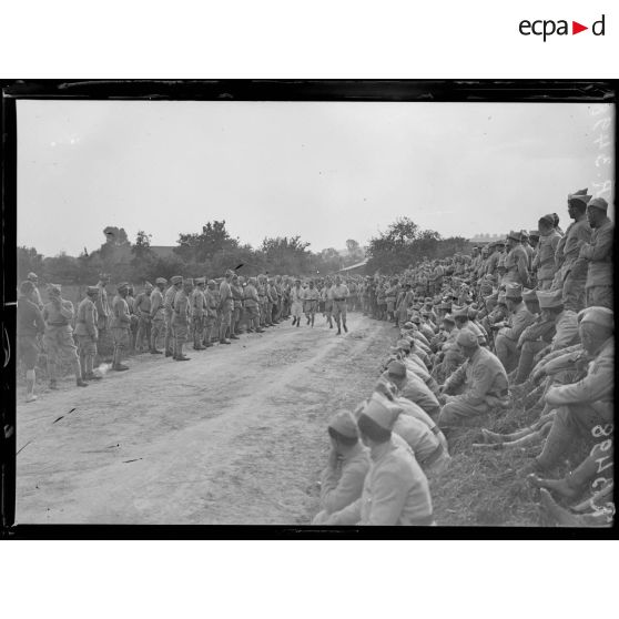 Lagny (Oise). 14 juillet 1917. La fête du 410e, la course à pied. [légende d'origine]