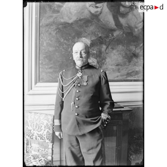 Paris. Elysée. Maison militaire du Président de la République. Colonel de Rieux. [légende d'origine]