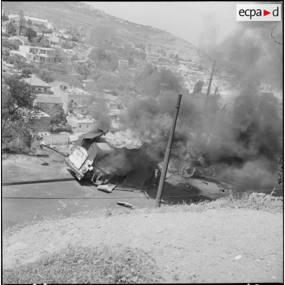 Alger. Quartier des Tagarins. Explosion d'un camion-citerne.