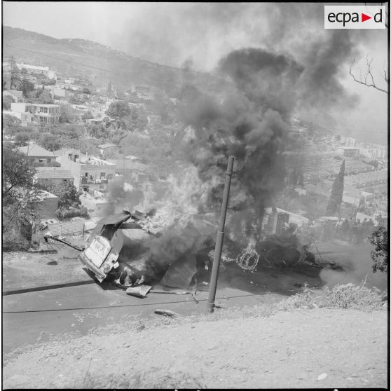 Alger. Quartier des Tagarins. Explosion d'un camion-citerne.