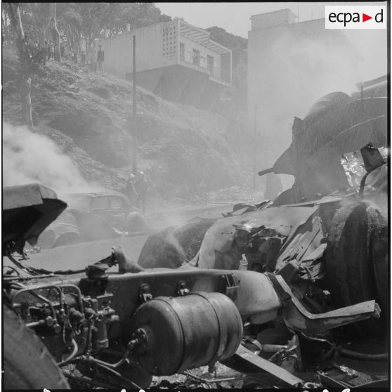 Alger. Quartier des Tagarins. Explosion d'un camion-citerne.