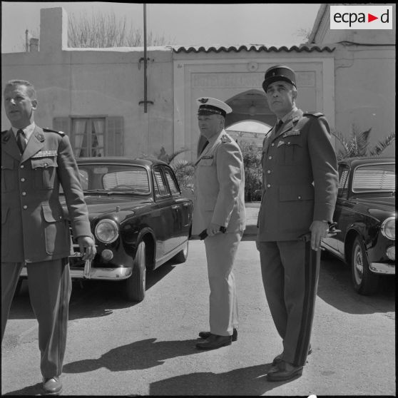 Hôtel du corps d'armée d'Oran (CAO). Conférence. Des autorités militaires.