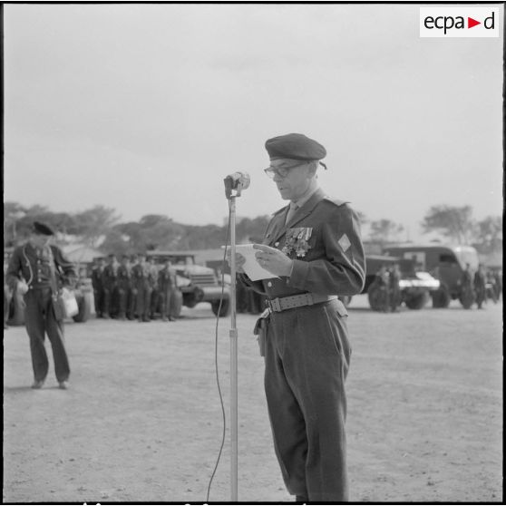 Algérie. Cérémonie militaire. Discours.