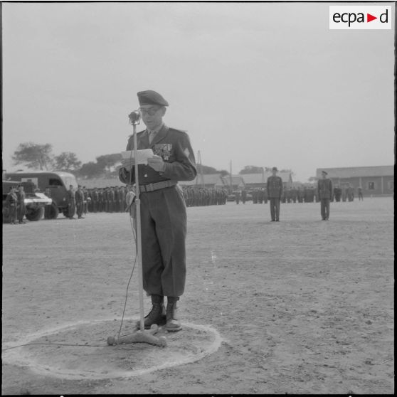 Algérie. Cérémonie militaire. Discours.