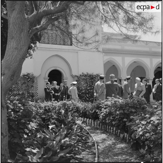 Oran. Visite de Pierre Messmer et Louis Joxe.