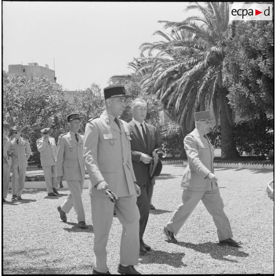 Oran. Visite de Pierre Messmer.