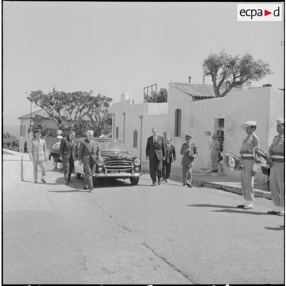 Oran. Visite de Louis Joxe.