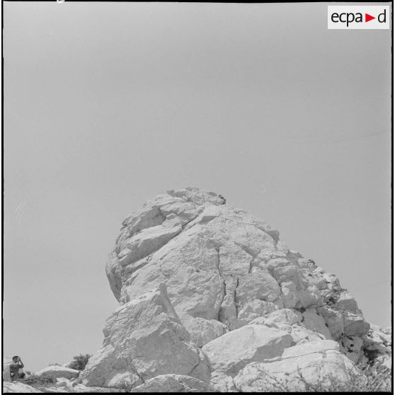 Boussouail (Kabylie). Réunion des commandants de différentes unités alpines. Démonstration d'alpinisme.