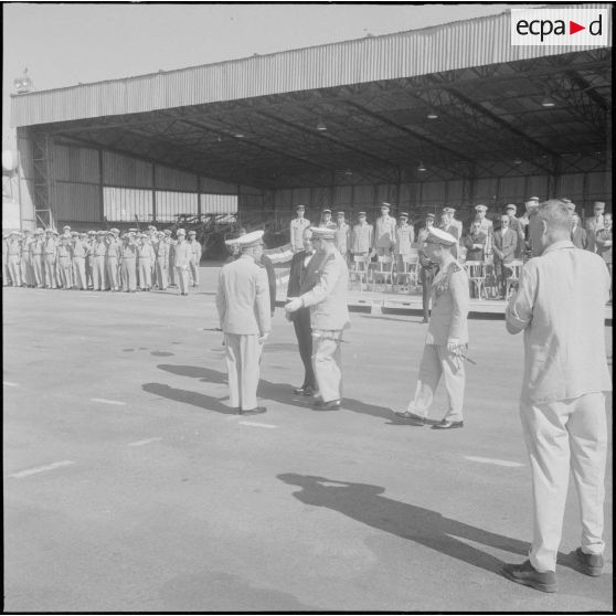 Commémoration du 14 Juillet 1962. Les autorités civiles et militaires pendant la cérémonie.