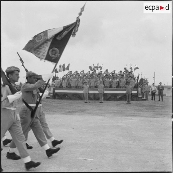 Départ du général Fourquet. Défilé du 117e régiment d'infanterie (RI).