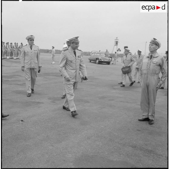 Départ du général Fourquet.