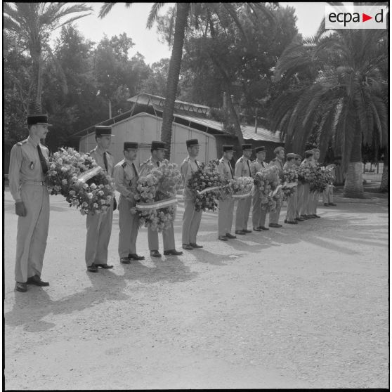 Obsèques d'un gendarme et d'un soldat du contingent à la chapelle de l'hôpital Maillot d'Alger.
