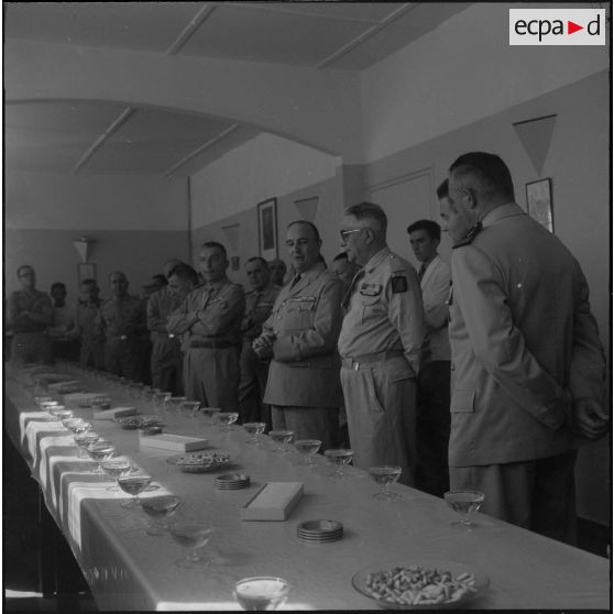 Réception après la prise d'armes. Discours.