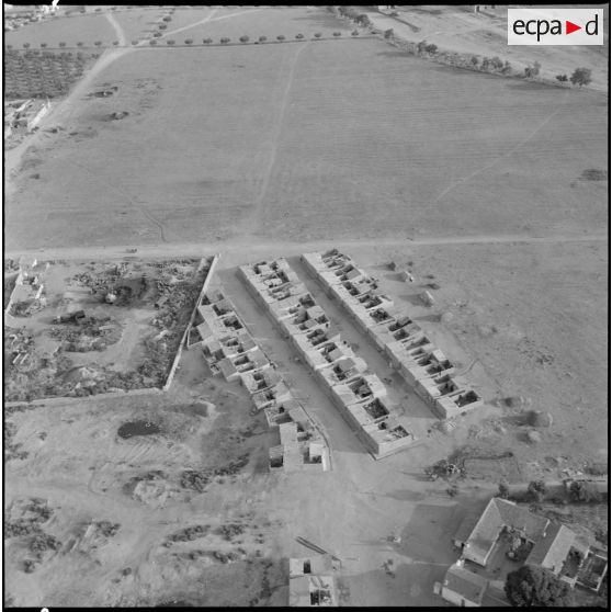 Vue aérienne de maisons à Sidi-Bel-Abbès.