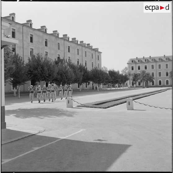 Défilé du 1er régiment étranger d'infanterie (REI) à à la caserne de Sidi-Bel-Abbès.