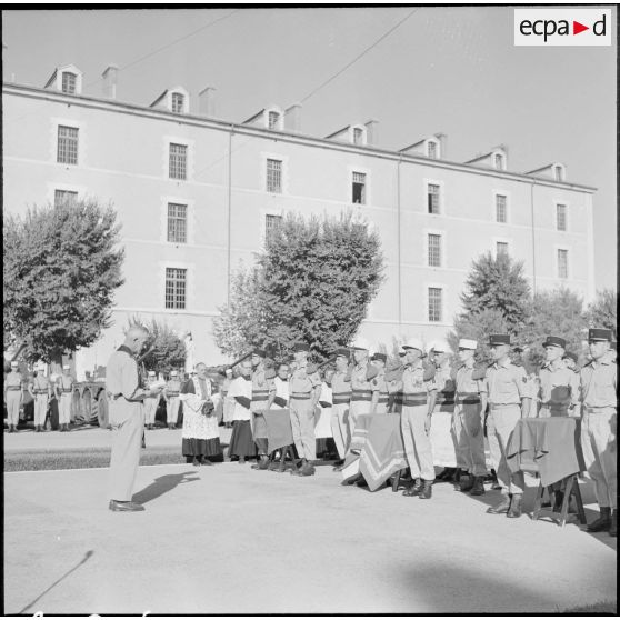 Eloge funèbre pendant la cérémonie funèbre à l'occasion du départ de la légion étrangère de Sidi-bel-Abbès.