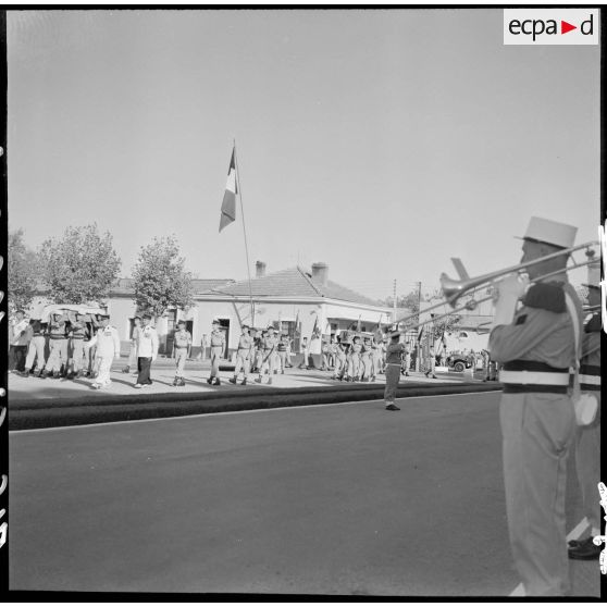 Cérémonie funèbre à l'occasion du départ de la légion étrangère de Sidi-bel-Abbès.