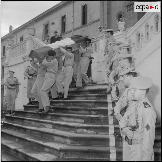 Obsèques de mademoiselle Guelsucci à la chapelle de l'hôpital Maillot à Alger.