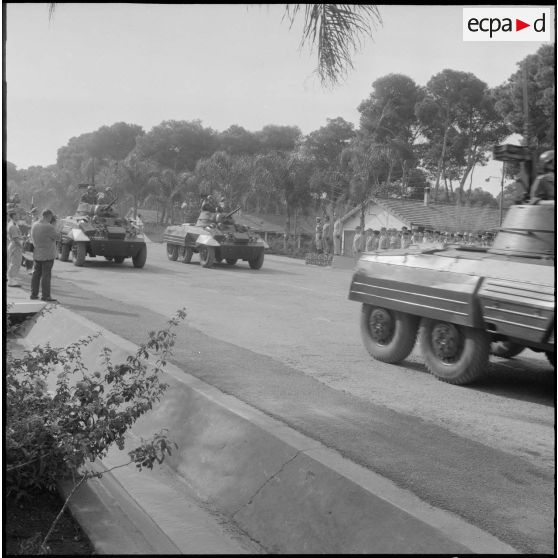 Défilé motorisé lors de la prise de commandement du 152e régiment d'infanterie (RI) à Zeralda.