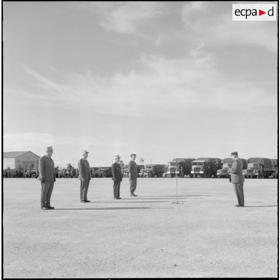 Prise d'armes à l'occasion de la dissolution du Centre d'instruction du service du matériel n° 3 (CISM n°3).