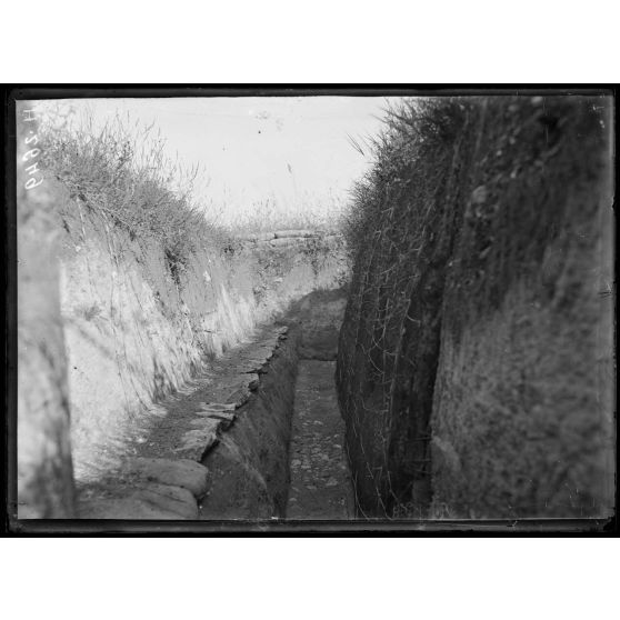 Près Narès. Réduit Giraud, tranchée du réduit sud. [légende d'origine]