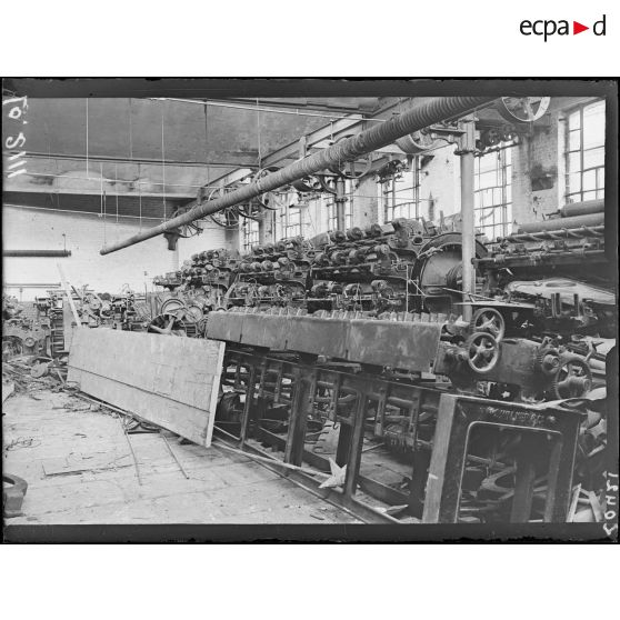 Lille, société anonyme d'Esquernes, métiers abimés et dont tout le cuivre a été enlevé. [légende d'origine]