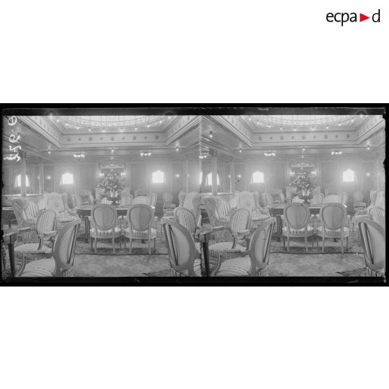Bordeaux. Grand salon d'un transatlantique. [légende d'origine]