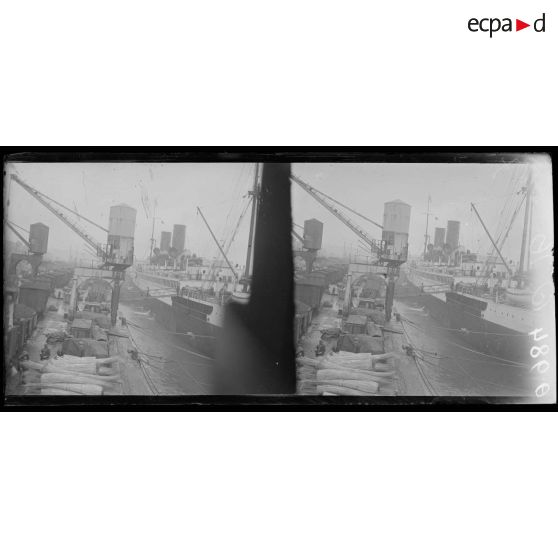 Bordeaux. L'Espagne à quai. [légende d'origine]