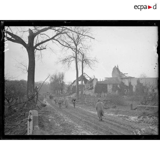 Dans l'Aisne, une ferme. [légende d'origine]