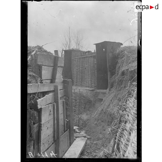 [Dans l'Aisne, dans une tranchée.]