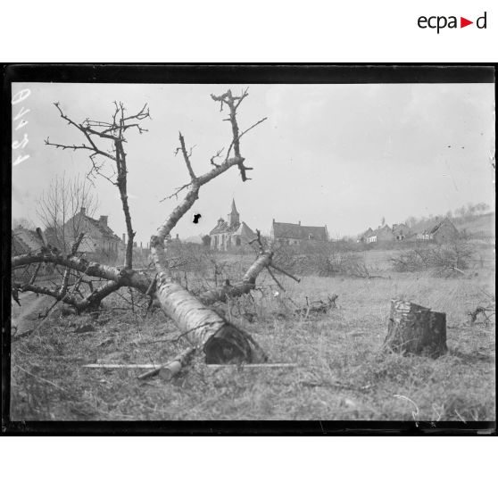 [Un village en ruines.]