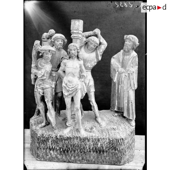 Oeuvres d'art photographiées. [légende d'origine]