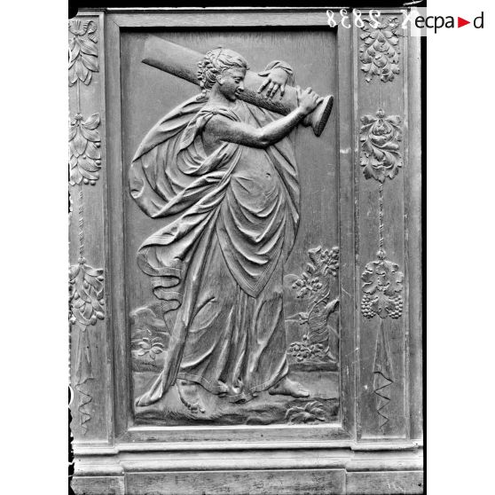 Oeuvres d'art photographiées. [légende d'origine]