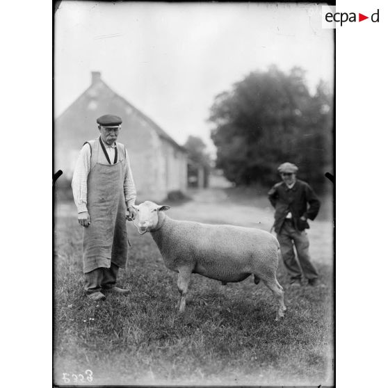 Ferme modèle de Léon Charpentier. [légende d'origine]
