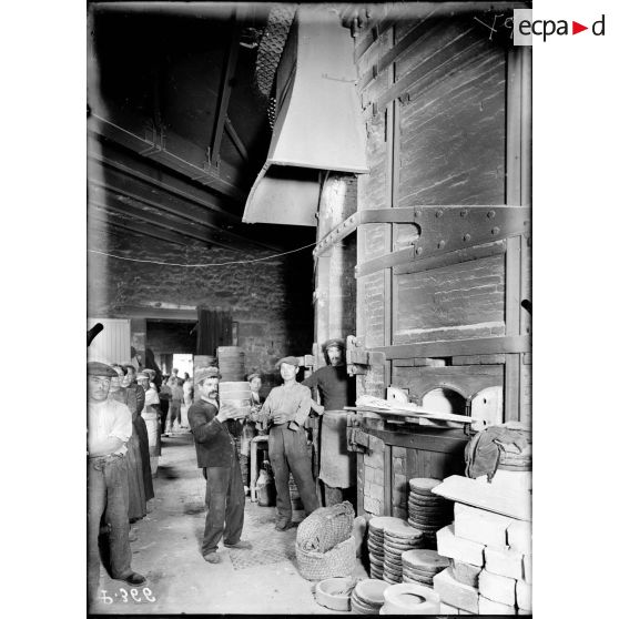 Maison Haviland et Cie. Les fours. [légende d'origine]