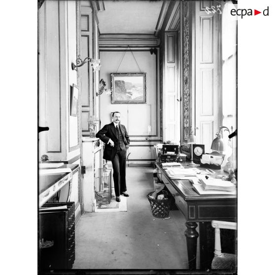 Sous secrétaire d'Etat des Beaux-Arts. Monsieur Pierre Alype. [légende d'origine]